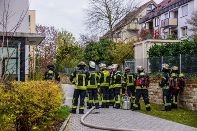 Stuttgart Bad Cannstatt: Kellerbrand in Wohnhaus loest Grosseinsatz aus